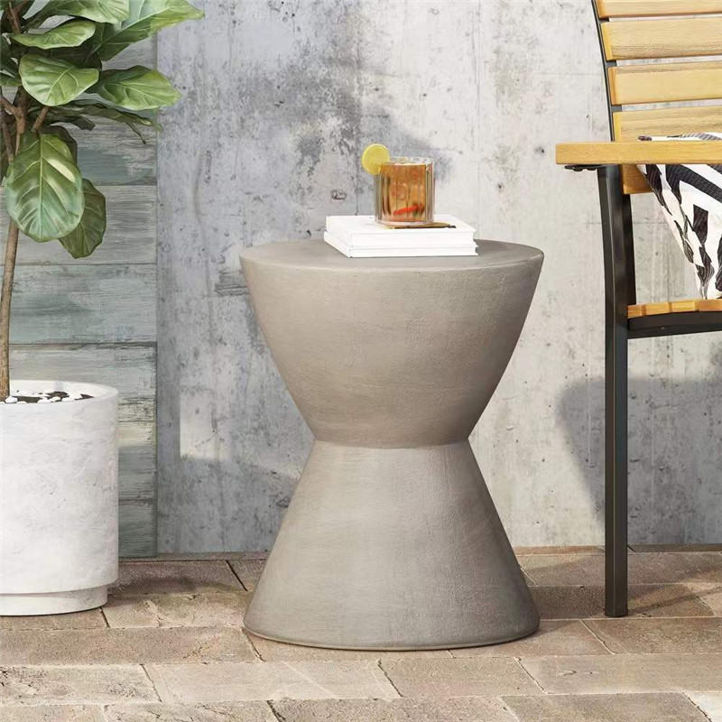 Homokóra alakú, minimalista stílusú beton oldalasztal (1)